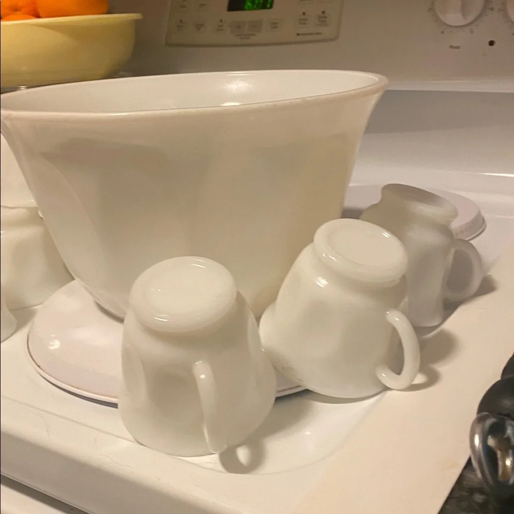 Hazel Atlas Vintage 1958 Milk Glass Thump Print 10 Cup Punch Bowl Set - Picture 2 of 6